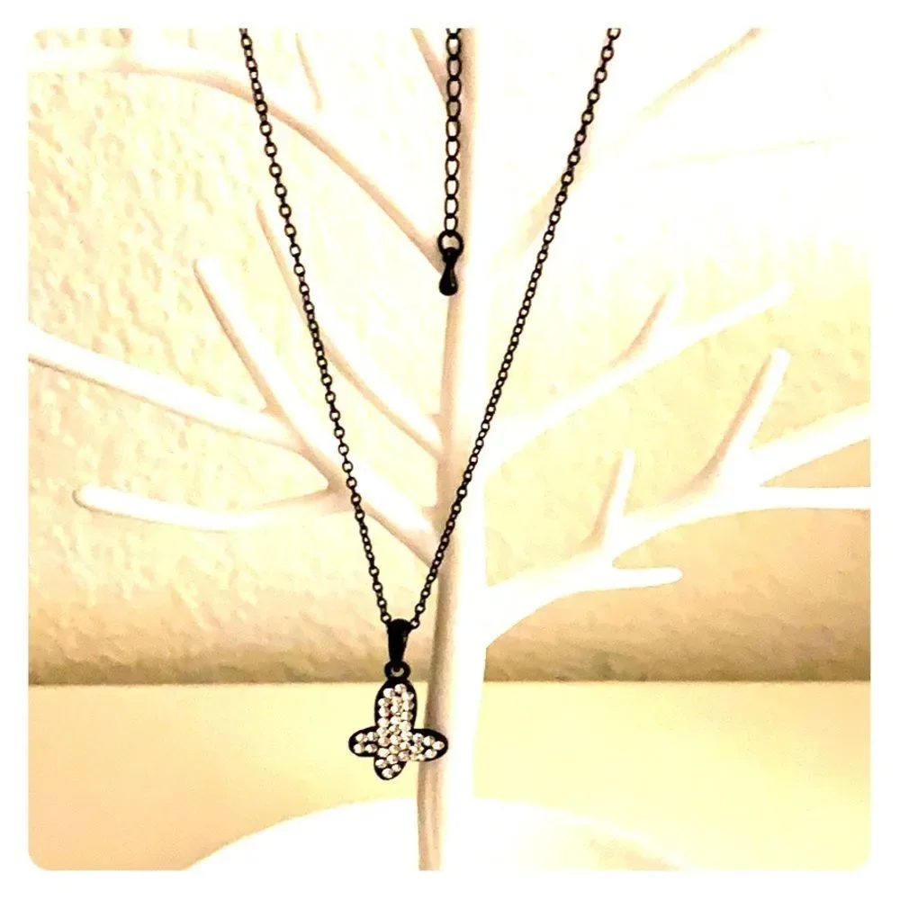NWT Dainty Black rhinestone silver necklace